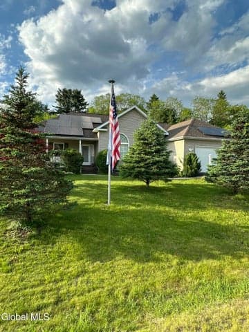 487 Garrett Road, Ballston Spa, NY