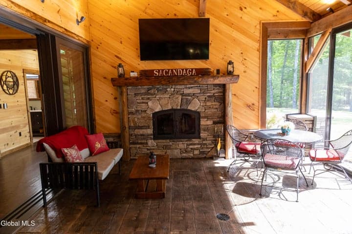 110 Elmer Brown Road, Northampton, NY, photo 4