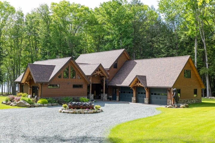 110 Elmer Brown Road, Northampton, NY