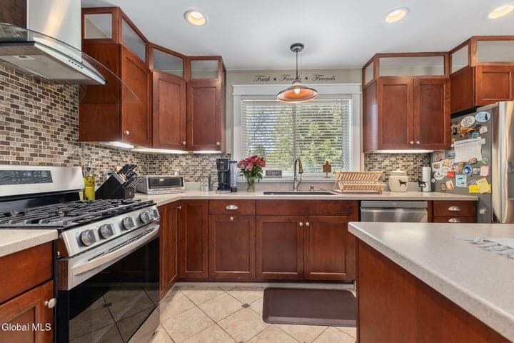 15 Brunswick Park Drive, Brunswick, NY, photo 3
