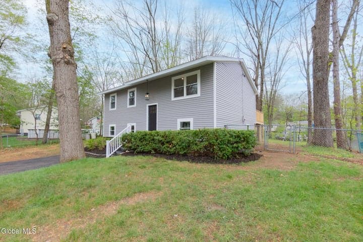 44 Trottingham Road, Saratoga Springs, NY, photo 2