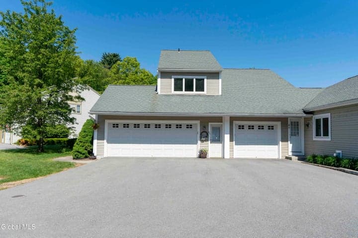 83 Pepper Lane, Saratoga Springs, NY, photo 1