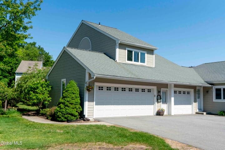 83 Pepper Lane, Saratoga Springs, NY, photo 2