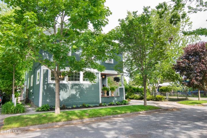24 Walnut Street, Saratoga Springs, NY, photo 5