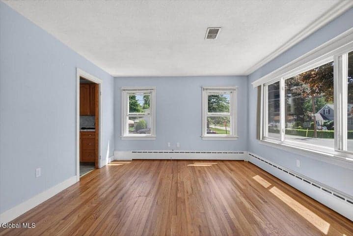 20 Washington Avenue, Halfmoon, NY, photo 4
