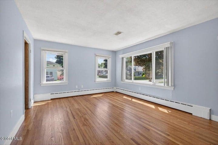 20 Washington Avenue, Halfmoon, NY, photo 5