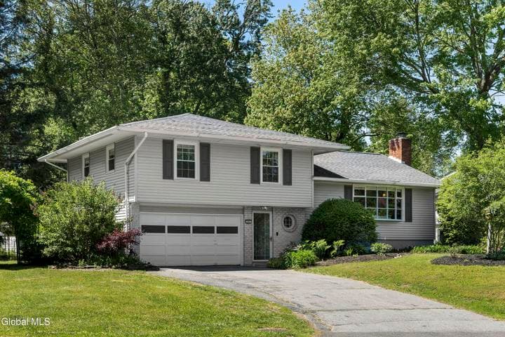 22 Shetland Drive, Bethlehem, NY, photo 1
