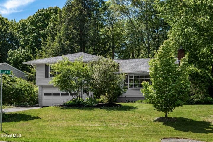 22 Shetland Drive, Bethlehem, NY, photo 2