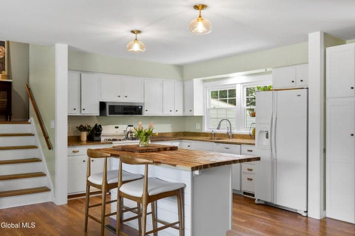 22 Shetland Drive, Bethlehem, NY, photo 5