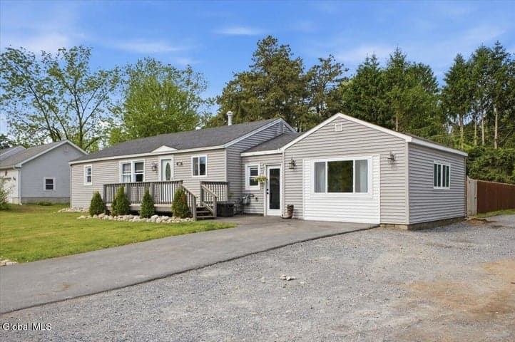 14 Mountain View Drive, South Glens Falls, NY, photo 2