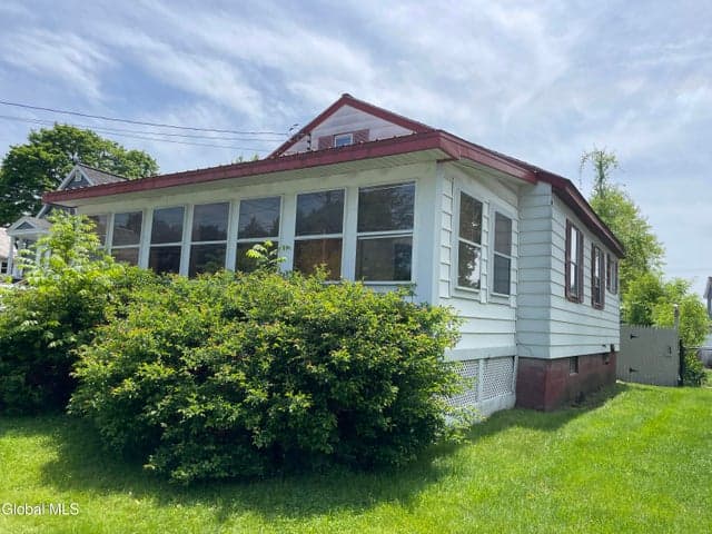 22 3rd Avenue, Hudson Falls, NY