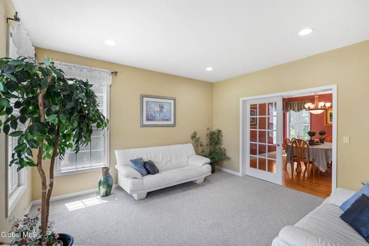 58 Dutch Meadows Drive, Colonie, NY, photo 4
