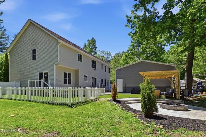 2 Magnolia Lane, Ballston, NY, photo 2