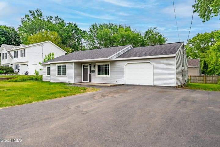 15 Barthol Street, Albany, NY, photo 4