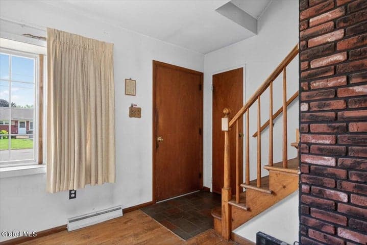 48 Munro Court, Troy, NY, photo 5