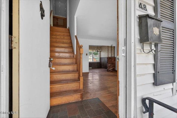 48 Munro Court, Troy, NY, photo 4