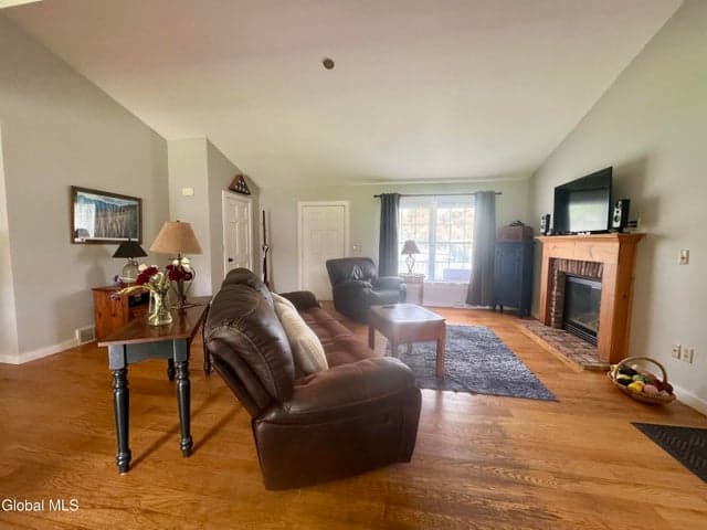 8 Meadow Drive, South Glens Falls, NY, photo 4