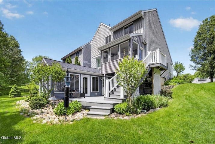 96 Cooks Court, Halfmoon, NY, photo 3