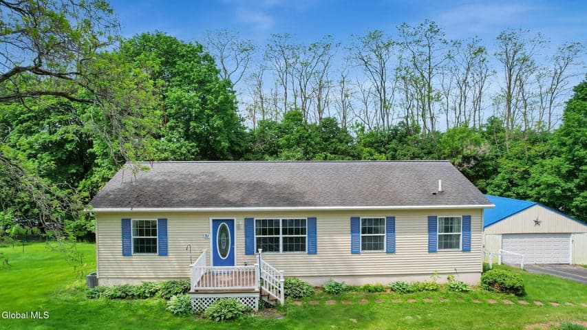 31 Oak Street, Hoosick Falls, NY, photo 1