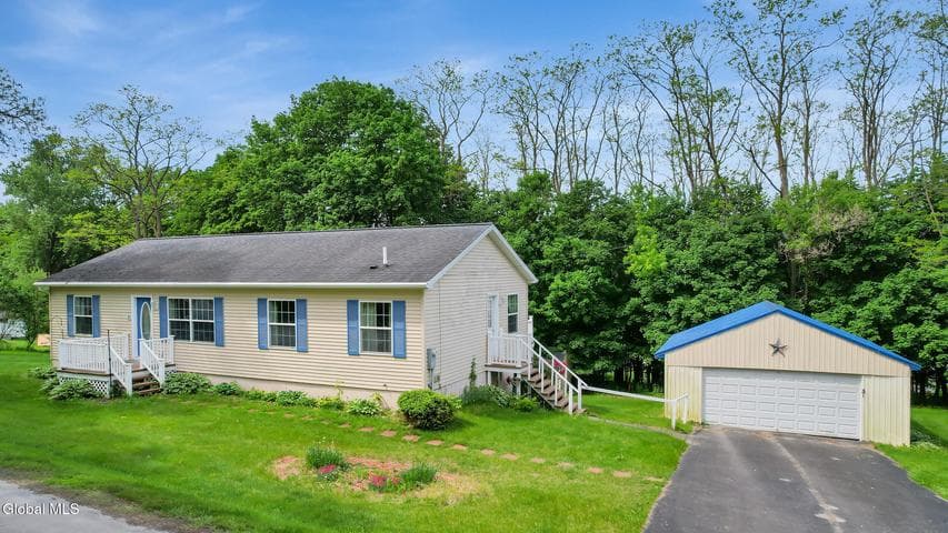 31 Oak Street, Hoosick Falls, NY, photo 1