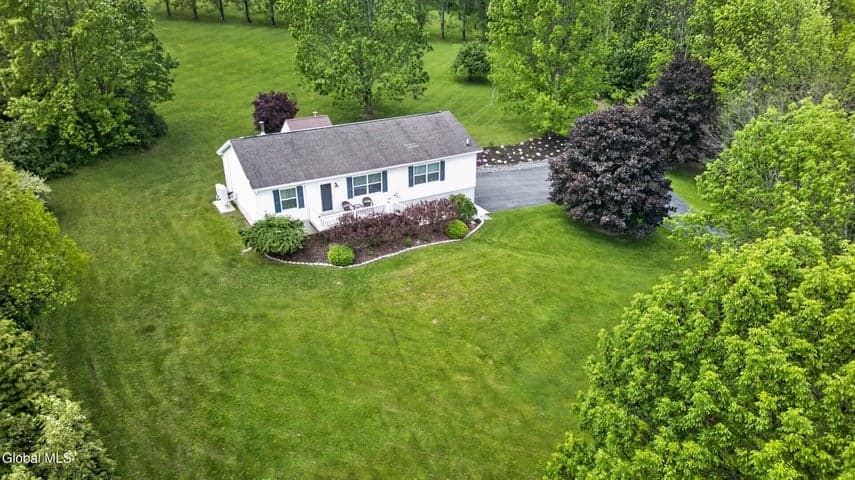 128 Valley Court, Cobleskill, NY, photo 2