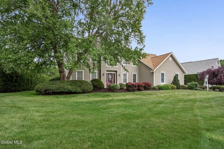 2501 Angelina Drive, Niskayuna, NY, photo 2