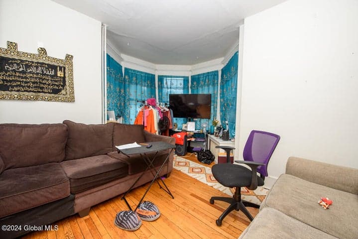 802 Myrtle Avenue, Albany, NY, photo 5