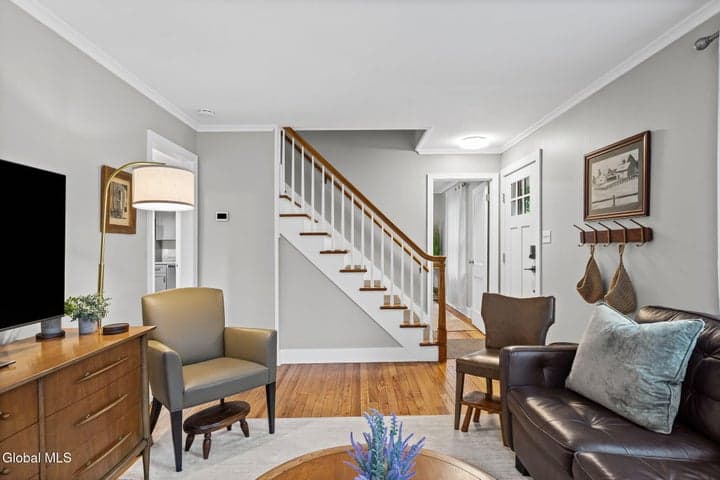 18 Oxford Road, Albany, NY, photo 2