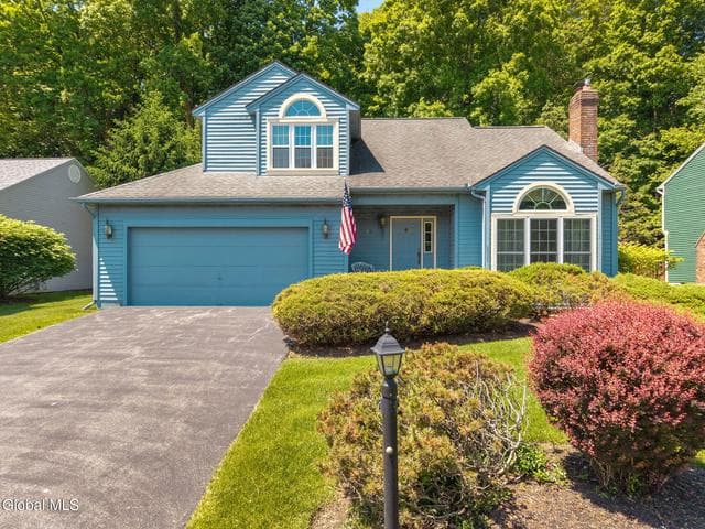 26 Upper Wedgewood Lane, Voorheesville, NY, photo 2