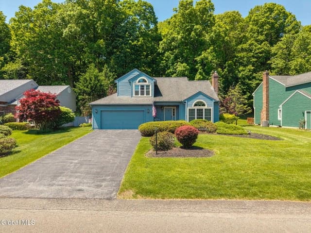 26 Upper Wedgewood Lane, Voorheesville, NY, photo 1