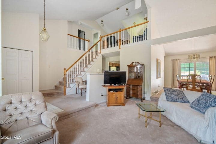 26 Upper Wedgewood Lane, Voorheesville, NY, photo 4