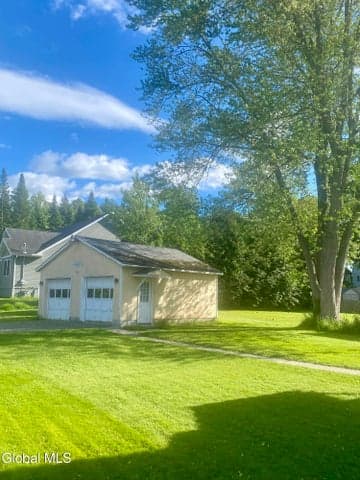 114 E Fourth Avenue, Johnstown, NY, photo 5