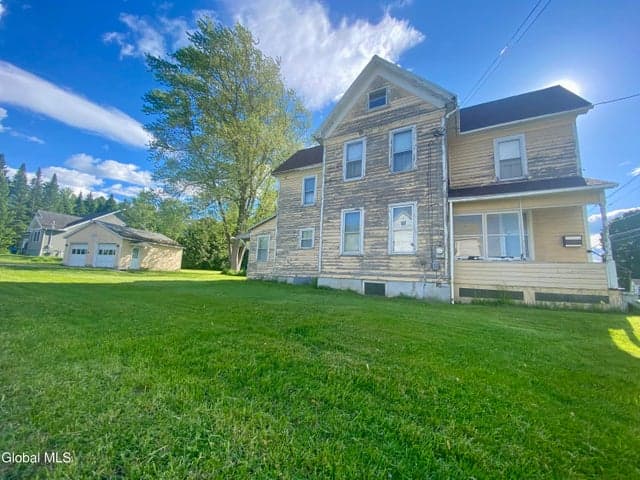 114 E Fourth Avenue, Johnstown, NY, photo 1