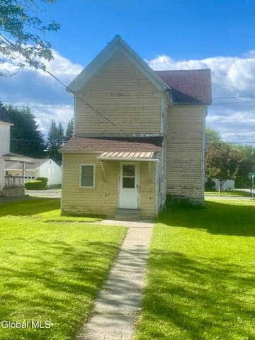 114 E Fourth Avenue, Johnstown, NY, photo 4