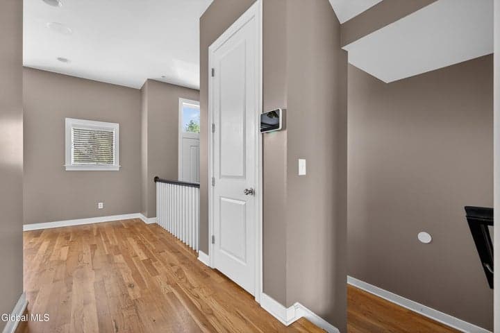 4 Bryn Mawr Court, Albany, NY, photo 4
