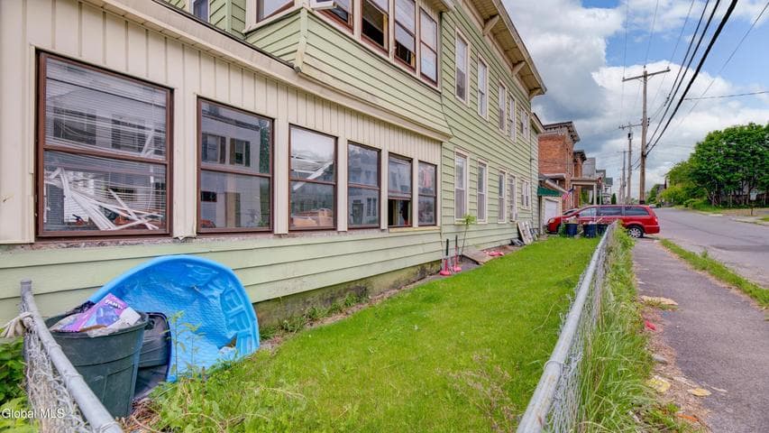 20 Garden Street, Amsterdam, NY, photo 5