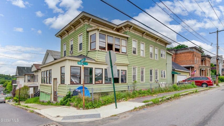 20 Garden Street, Amsterdam, NY