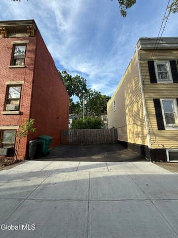 43 Myrtle Avenue, Albany, NY, photo 2
