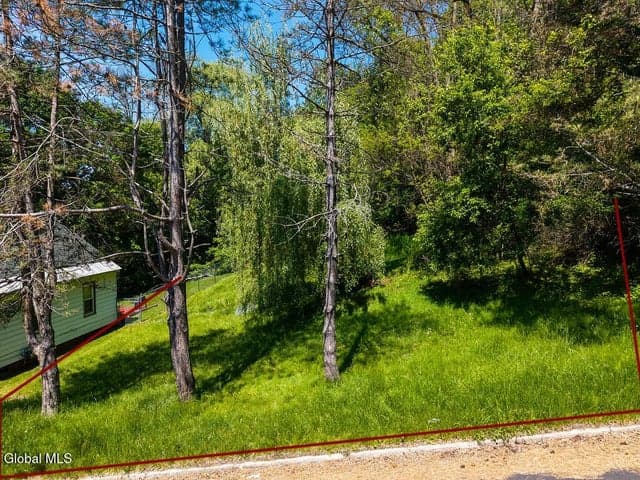 4 Laura Street, Amsterdam, NY