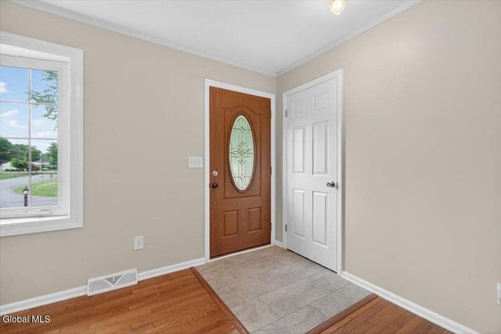 12 Winifred Drive, Colonie, NY, photo 4