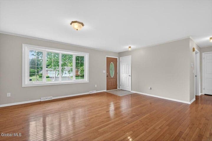 12 Winifred Drive, Colonie, NY, photo 2