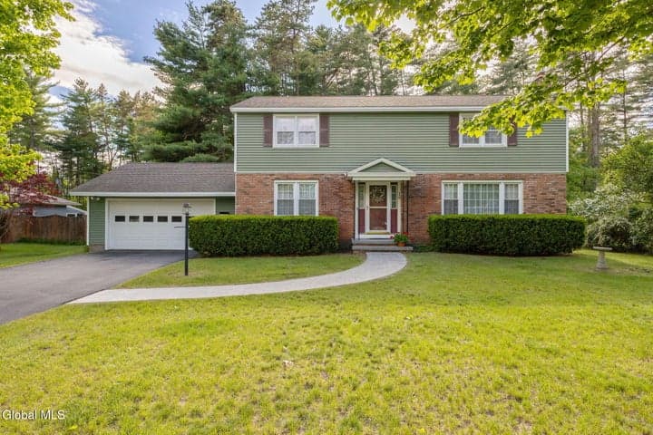 18 Sherwood Drive, Queensbury, NY, photo 2