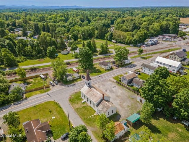 13 Leonard Street, Northumberland, NY, photo 2