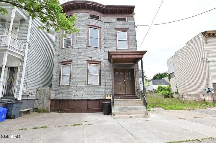 618 Clinton Avenue, Albany, NY