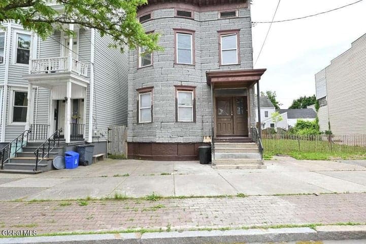 618 Clinton Avenue, Albany, NY, photo 2