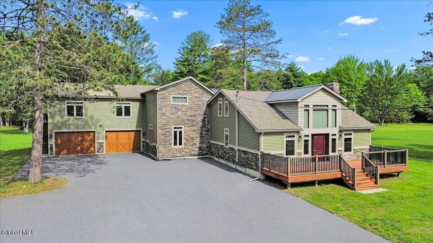 428 Sinclair Road, Edinburg, NY