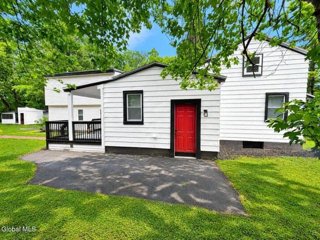 905 Balltown Road, Niskayuna, NY, photo 2