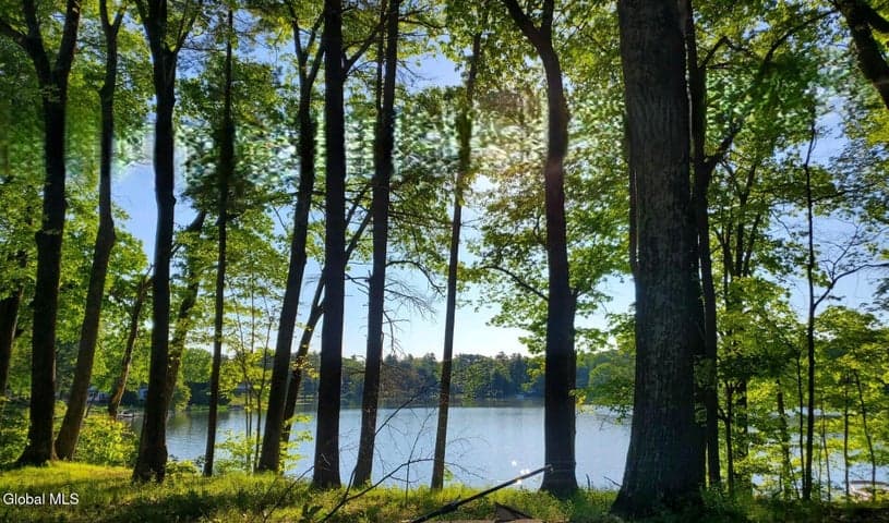 18 Nacy Road, Queensbury, NY