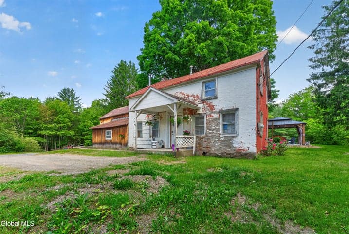 L2 27.11 King Road, Wilton, NY, photo 1
