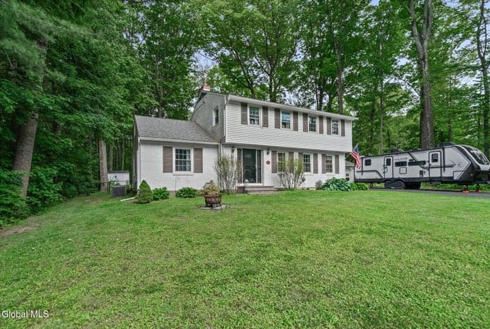 9 Parkwood Drive, Ballston, NY, photo 2